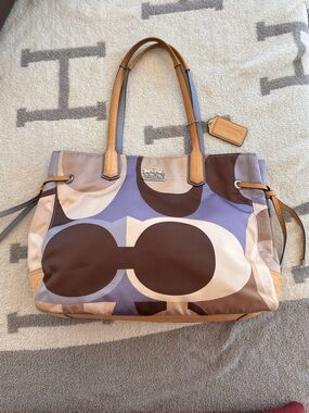 Coach 2011 Chelsea Scarf Print Charlie tote in Brown & Lavender y2k vintage